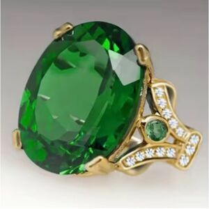 💚 NEW emerald green cubic zirconia stunning cocktail ring 💚
